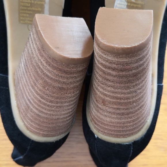 GAP Women Lace-up Bootie Black Sueded Lug Sole NEW - Picture 6 of 6